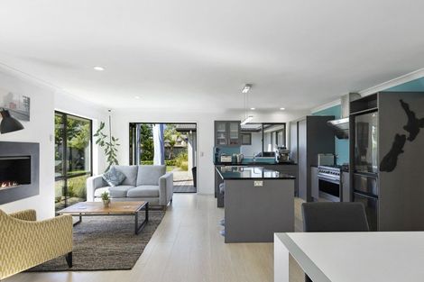 Photo of property in 8 Sentinel Place, Halswell, Christchurch, 8025