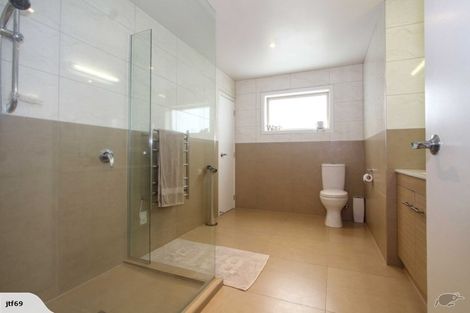 Photo of property in 2/596 Whangaparaoa Road, Stanmore Bay, Whangaparaoa, 0932