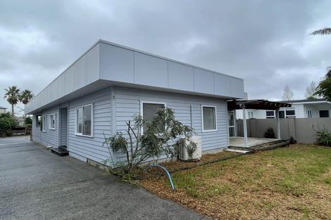 Photo of property in 16 River Road, Te Atatu Peninsula, Auckland, 0610