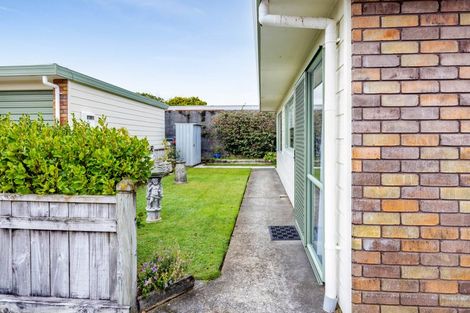 Photo of property in 2/219 Mangorei Road, Merrilands, New Plymouth, 4312