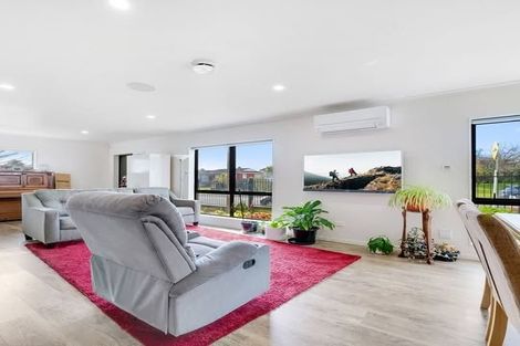 Photo of property in 4a Kelman Road, Kelston, Auckland, 0602