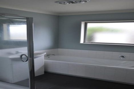 Photo of property in 51 Tennyson Avenue, Kelvin Grove, Palmerston North, 4414