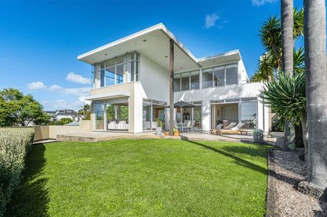 Photo of property in 18a Eastcliffe Road, Castor Bay, Auckland, 0620