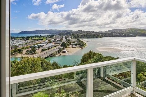 Photo of property in 58 Kiriwai Road, Paremata, Porirua, 5024