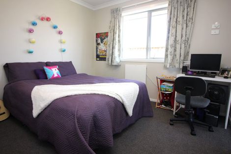 Photo of property in 5 Loeb Place, Rolleston, 7614