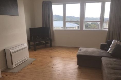 Photo of property in 1b Durham Street, Cannons Creek, Porirua, 5024