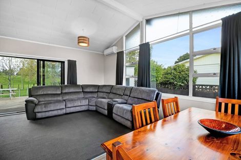 Photo of property in 10 Karaka Street, Inglewood, 4330