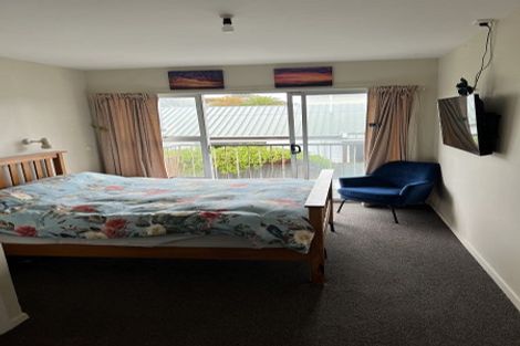 Photo of property in 2/240a Estuary Road, South New Brighton, Christchurch, 8062