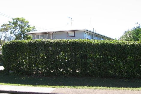 Photo of property in 8 Divich Avenue, Te Atatu South, Auckland, 0610