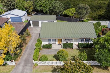Photo of property in 10 Seaward Place, Wattle Downs, Auckland, 2103