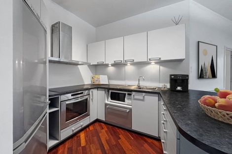 Photo of property in Endeavour Apartments, 19/125 Thorndon Quay, Pipitea, Wellington, 6011