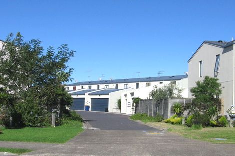 Photo of property in 42 Gunner Drive, Te Atatu Peninsula, Auckland, 0610