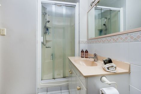 Photo of property in 14 King Richard Place, Browns Bay, Auckland, 0630