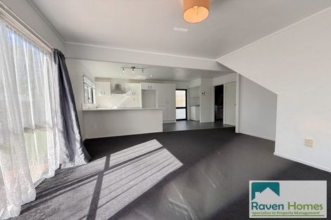 Photo of property in 20 Caspian Close, New Lynn, Auckland, 0600