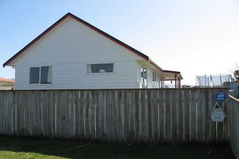 Photo of property in 32 Rosewood Place, Paraparaumu, 5032