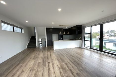 Photo of property in 11d Manuwai Road, Torbay, Auckland, 0630