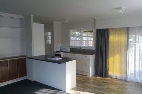 Photo of property in 13 Desford Place, Mangere, Auckland, 2022