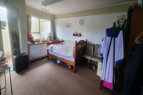 Photo of property in 14 Vina Place, Massey, Auckland, 0614