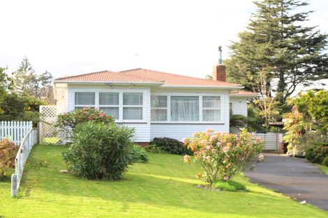 Photo of property in 27 Hallberry Road, Mangere East, Auckland, 2024