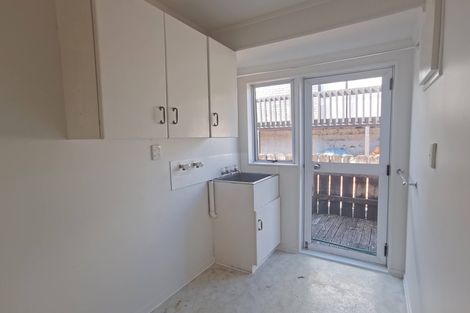 Photo of property in 2 Anure Place, Highland Park, Auckland, 2010