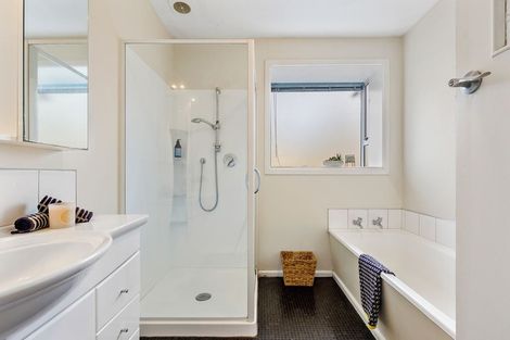 Photo of property in 6 Seagrave Place, Ilam, Christchurch, 8041