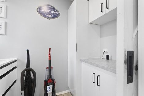 Photo of property in 7 Colonial Place, Kelvin Grove, Palmerston North, 4414