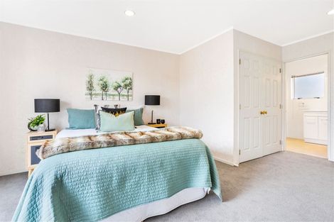 Photo of property in 1 Picasso Drive, West Harbour, Auckland, 0618