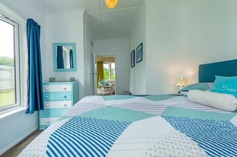 Photo of property in 38a Signal Street, Foxton Beach, Foxton, 4815