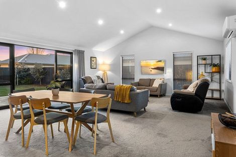 Photo of property in 14 Chatsworth Avenue, Rangiora, 7400