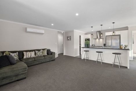 Photo of property in 27 Pukeko Way, Kinloch, Taupo, 3377