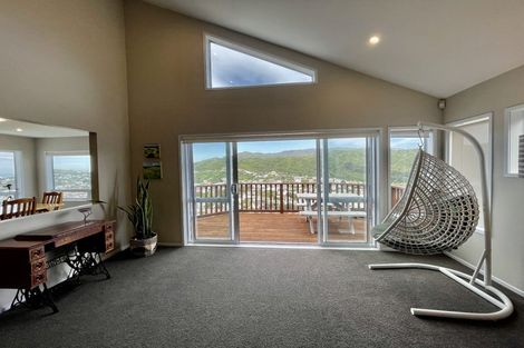 Photo of property in 17 Bay Lair Grove, Island Bay, Wellington, 6023