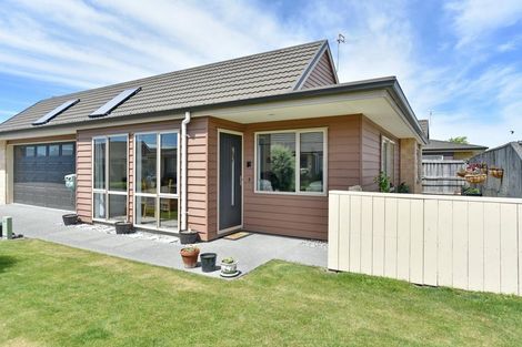 Photo of property in 28/3 Reeves Road, Rangiora, 7400