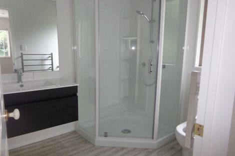 Photo of property in 1 Landvale Court, Browns Bay, Auckland, 0630