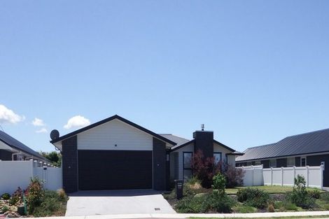 Photo of property in 62 Stace Hopper Drive, One Tree Point, 0118