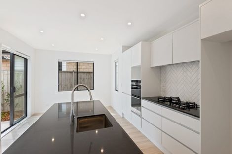 Photo of property in 19 Waituarua Drive, Takanini, 2112