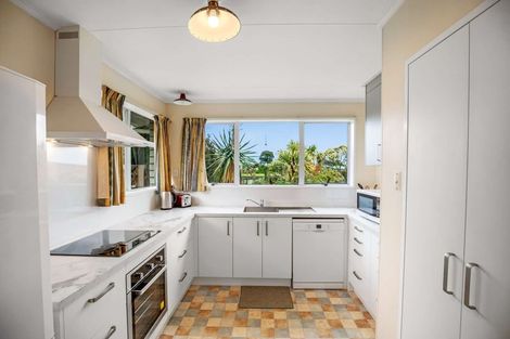 Photo of property in 102 Matai Street, Castlecliff, Whanganui, 4501