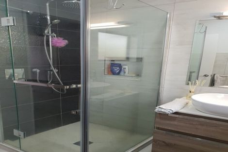 Photo of property in 16 Lowburn Place, Clover Park, Auckland, 2019