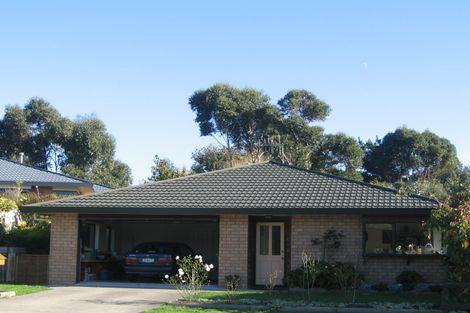 Photo of property in 40 Guildford Drive, Paraparaumu, 5032