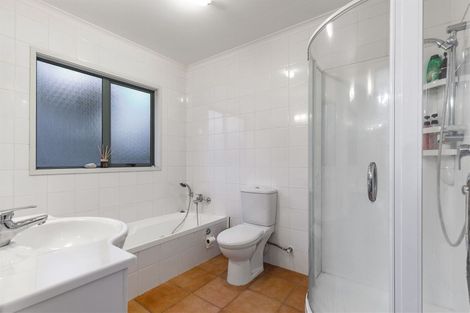 Photo of property in 7a Lake Road, Northcote, Auckland, 0627