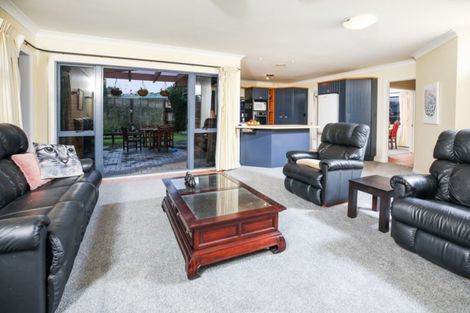 Photo of property in 68 Cairns Crescent, Rototuna, Hamilton, 3210