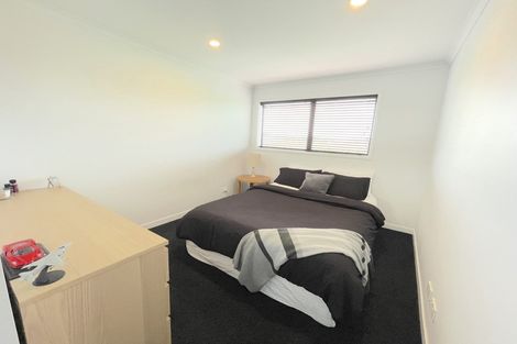 Photo of property in 32 Alexander Willis Crescent, Hobsonville, Auckland, 0616