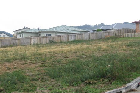 Photo of property in 11b James Nairn Grove, Riverstone Terraces, Upper Hutt, 5018
