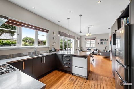 Photo of property in 19 William Street, Petone, Lower Hutt, 5012