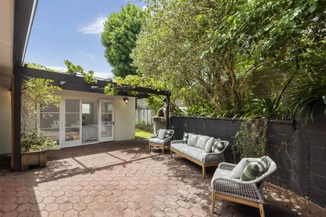 Photo of property in 49 Maritime Terrace, Birkenhead, Auckland, 0626