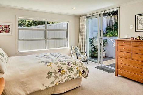 Photo of property in 25 Sunset Parade, Plimmerton, Porirua, 5026
