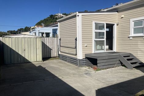 Photo of property in 17 Queens Drive, Kilbirnie, Wellington, 6022
