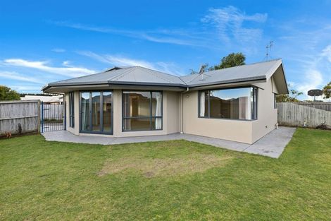 Photo of property in 2 Anglesea Avenue, Parklands, Christchurch, 8083