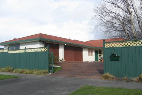Photo of property in 68 Pacific Drive, Fitzherbert, Palmerston North, 4410