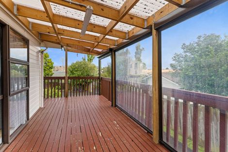 Photo of property in 27 Borich Road, Sunnyvale, Auckland, 0612