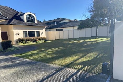 Photo of property in 11 Anaheim Boulevard, Shamrock Park, Auckland, 2016